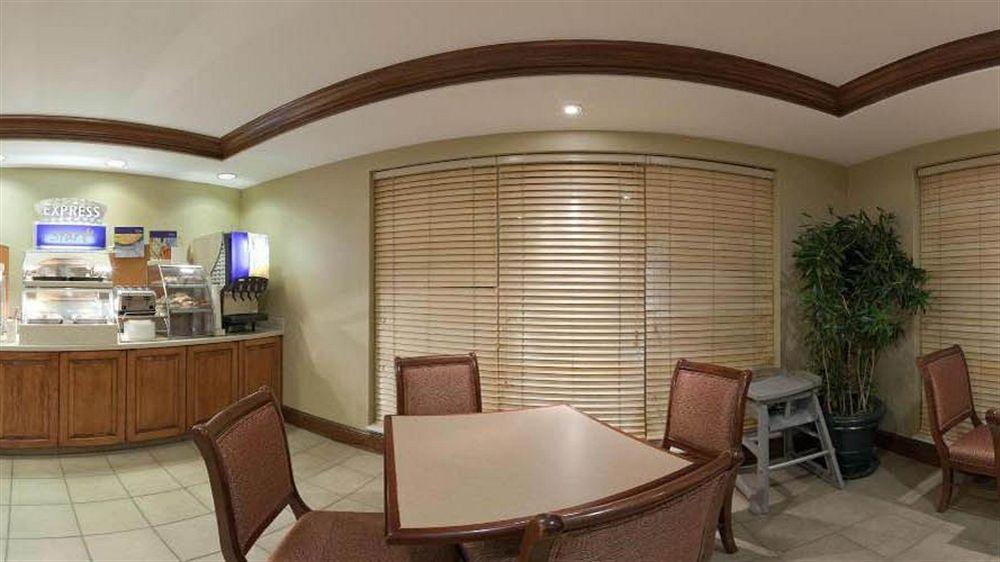 Holiday Inn Express Chapel Hill By Ihg Ngoại thất bức ảnh