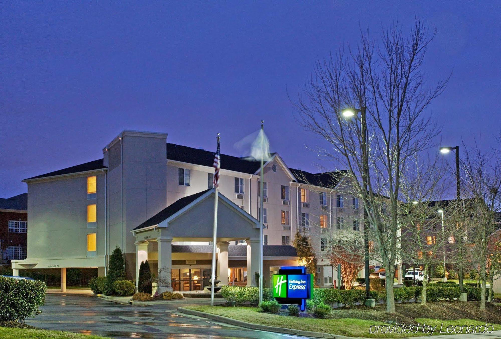 Holiday Inn Express Chapel Hill By Ihg Ngoại thất bức ảnh